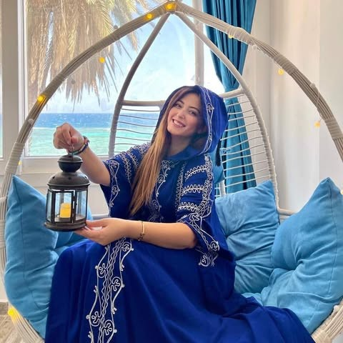 Reception and exit abayas